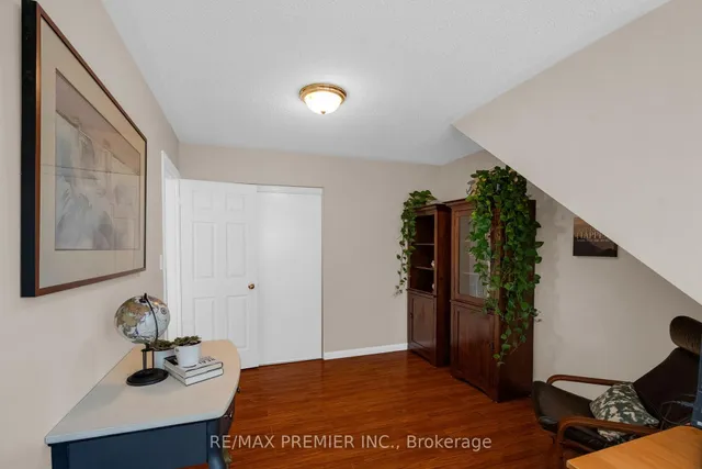 Additional image 39 of 920 McDuffe Cres