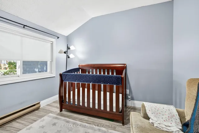 Additional image 24 of 146 Normanhurst Ave