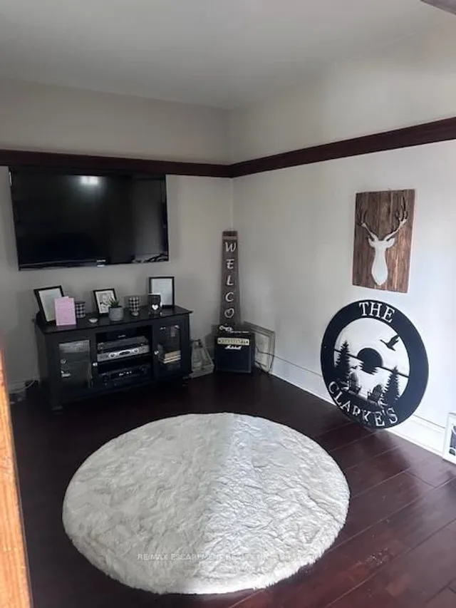 Additional image 9 of 84 Barons Ave