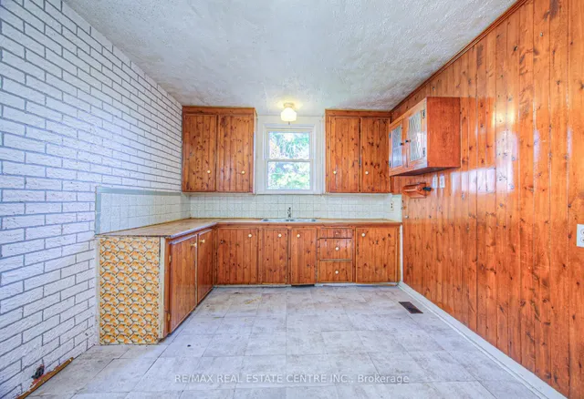 Additional image 11 of 20 Beatty Ave