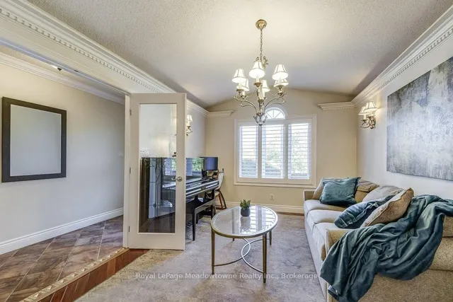 Additional image 8 of 61 Duncan Ave