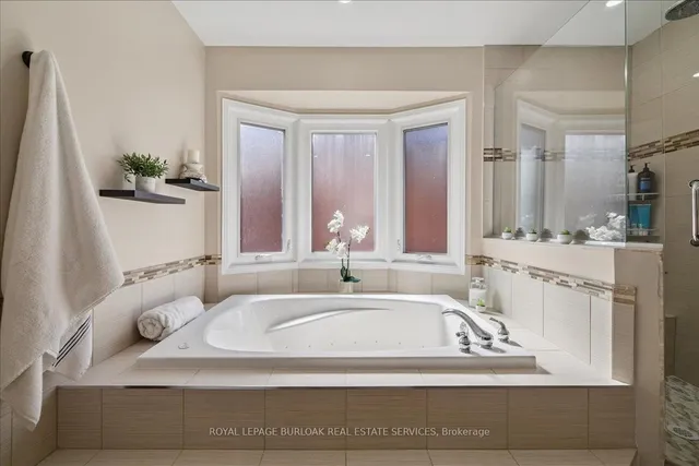 Additional image 30 of 44 Sunvale Pl