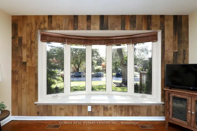 Additional image 9 of 345 Maplewood Cres