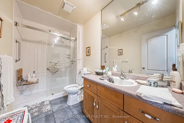 Additional image 25 of 85 EDGEWATER Dr Unit 6