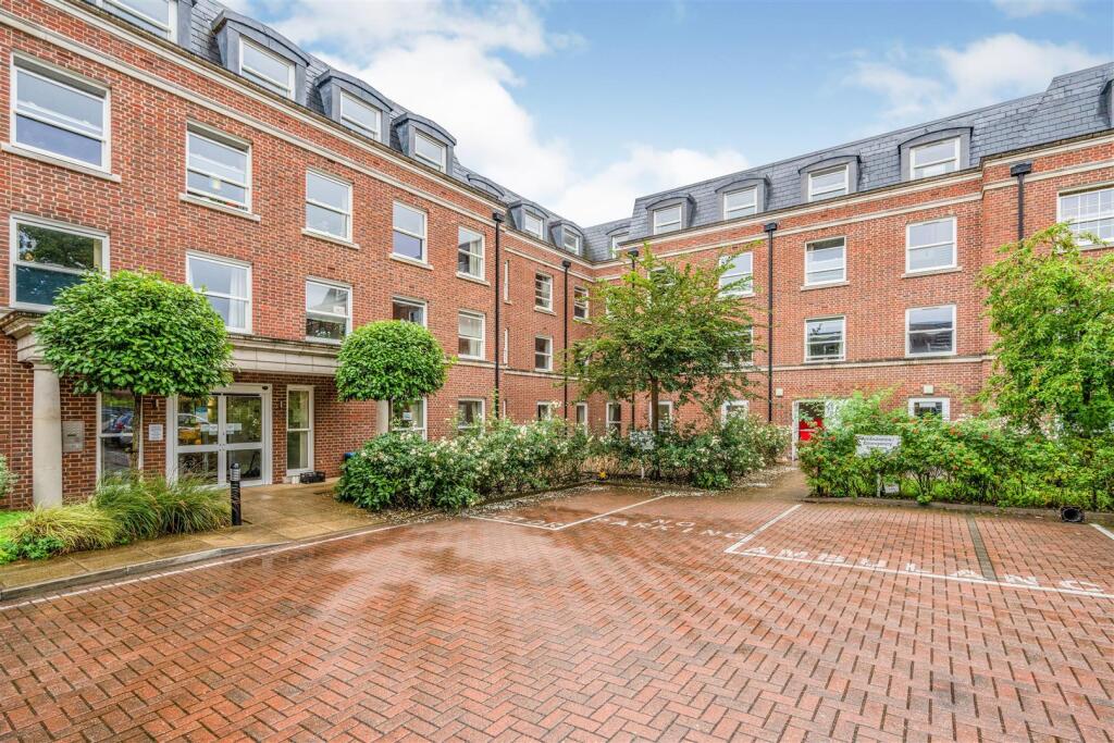 Property image for Peel Court, College Way, Welwyn Garden City, Hertfordshire, AL8 6DG