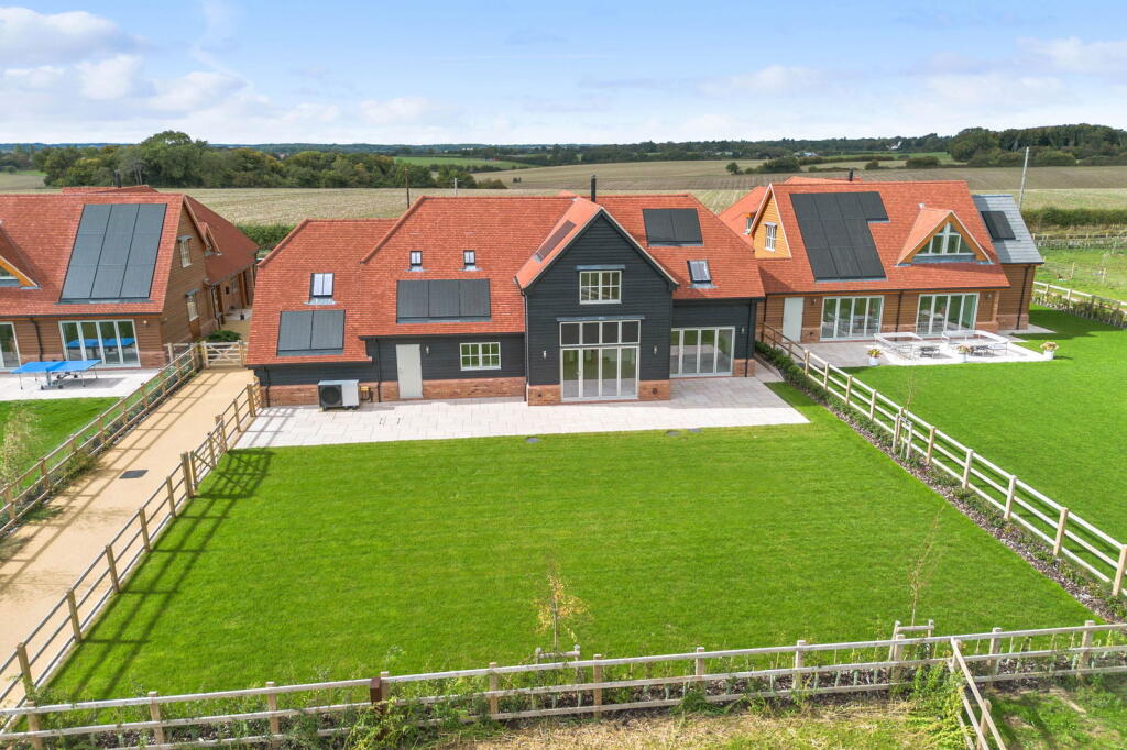 Additional image 4 of Stunning 4 bedroom country home with 4.52 acre paddock