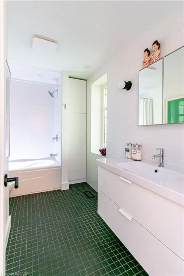 Additional image 23 of 163 Ferrie St