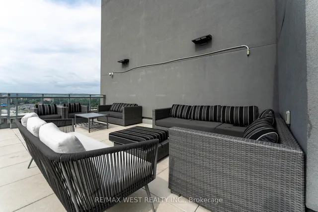 Additional image 38 of 716 Main St Unit 910