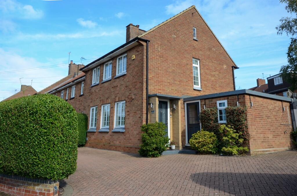 Property image for Saxon Close, Harpenden