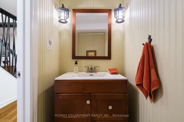 Additional image 42 of 353 Park St