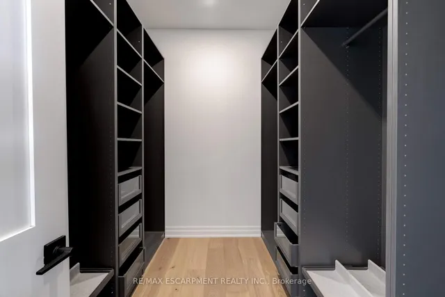 Additional image 27 of 684 Peele Blvd