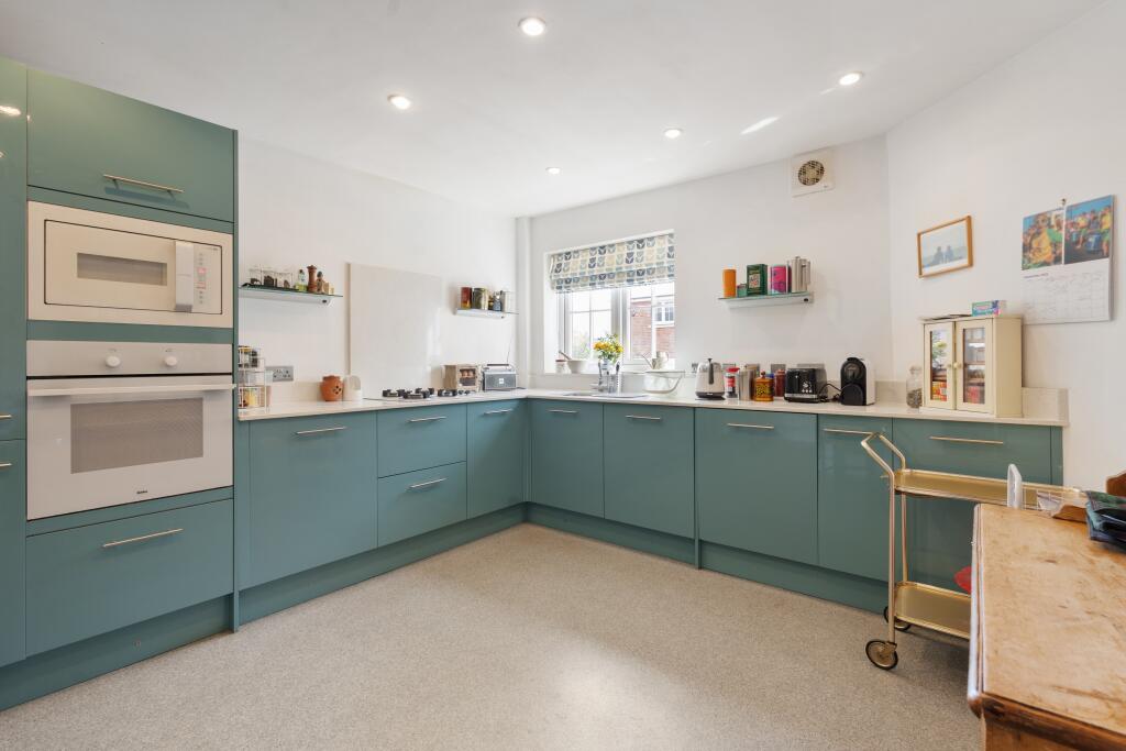 Additional image 19 of Welwyn Hall Gardens, Welwyn, AL6