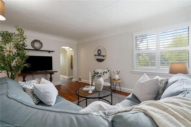 Additional image 7 of 3 Montrose Ave