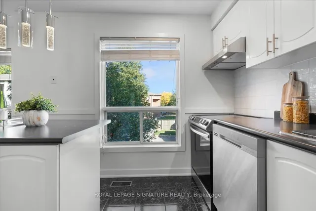 Additional image 25 of 384 Limeridge Rd Unit 11