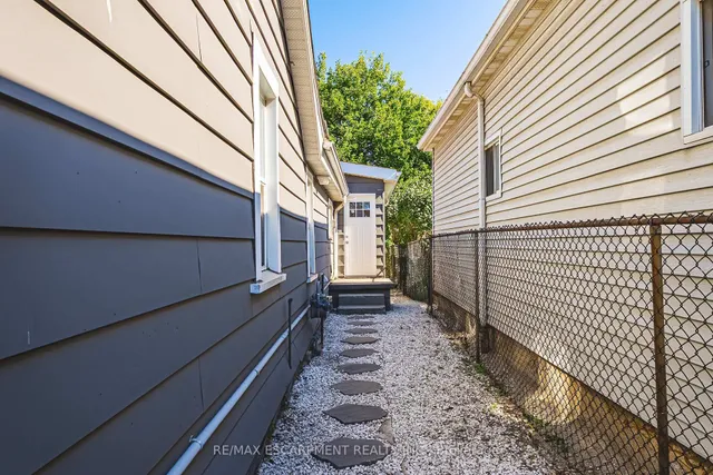Additional image 30 of 24 Rowanwood St