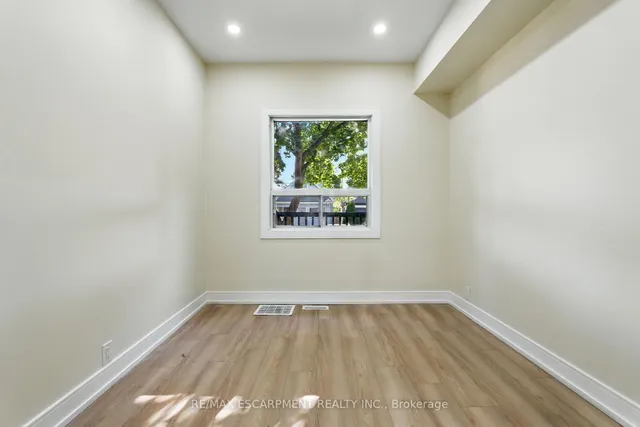 Additional image 12 of 9 ALICE St