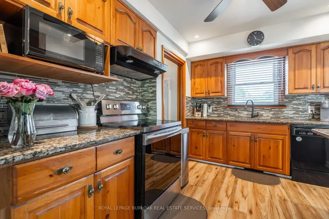 Additional image 12 of 7 Kenwood Cres