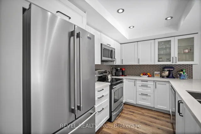 Additional image 15 of 2058 Brant St Unit 3