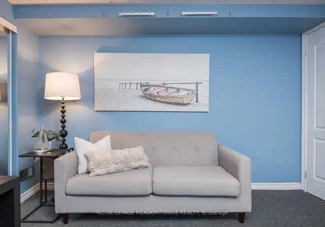 Additional image 31 of 698 Edwards Ave