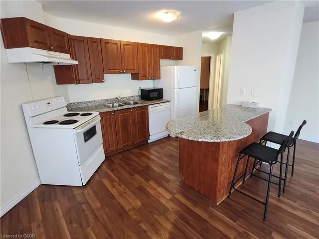 Additional image 17 of 135 James St Unit 214