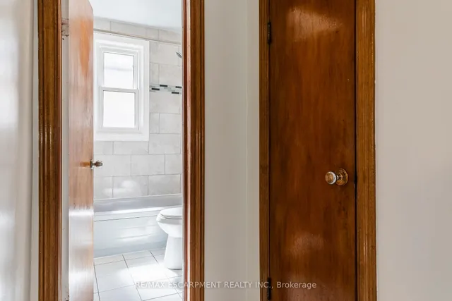 Additional image 15 of 118 Julian Ave