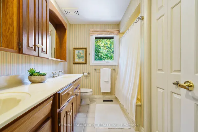 Additional image 31 of 373 Brookview Crt