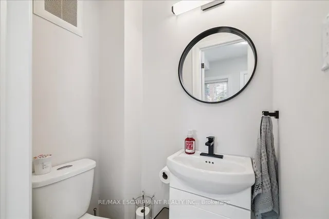 Additional image 19 of 15 Ottawa St