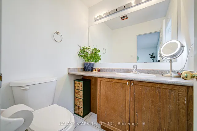 Additional image 29 of 1049 Kennedy Circ