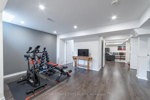 Additional image 42 of 120 Sundial Cres