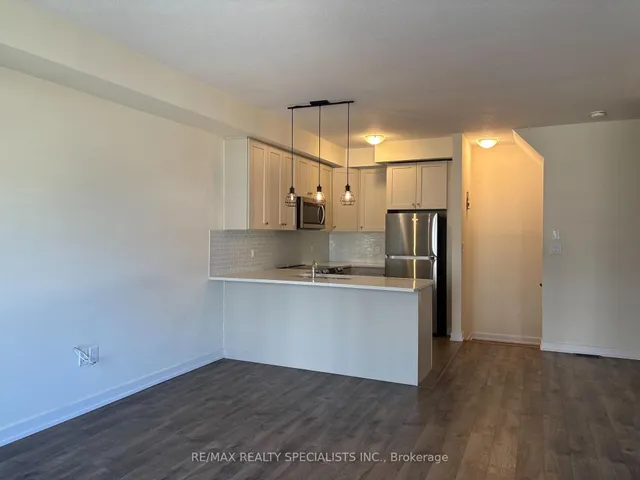 Additional image 5 of 590 North Service Rd Unit 135