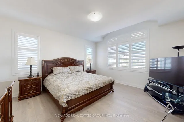 Additional image 24 of 153 Whitlock Ave