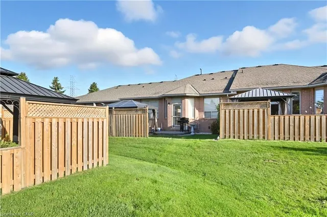 Additional image 39 of 55 Northern Breeze St Unit 33