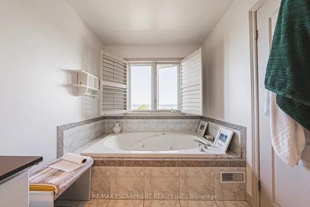 Additional image 17 of 85 EDGEWATER Dr Unit 6