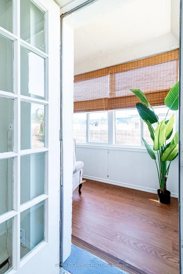 Additional image 15 of 824 Brant St Unit 8