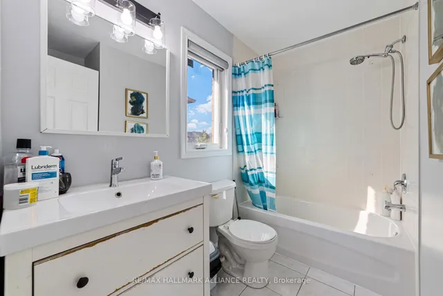 Additional image 23 of 402 Schreyer Cres