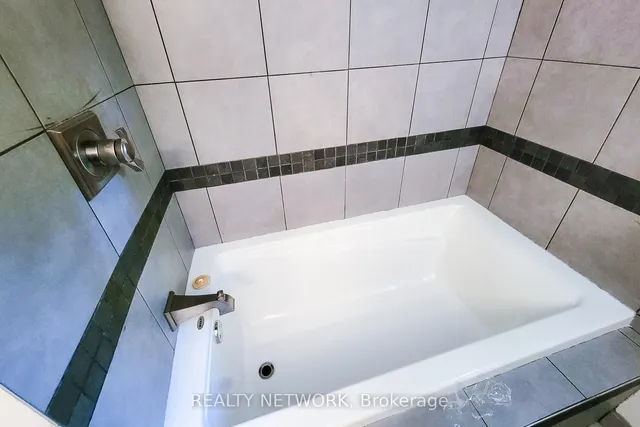 Additional image 12 of 2 Silverton Dr