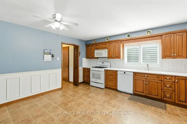 Additional image 16 of 176 Montmorency Dr