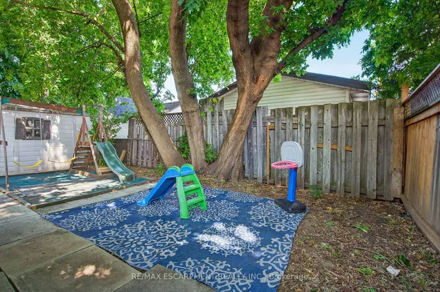 Additional image 37 of 146 Normanhurst Ave