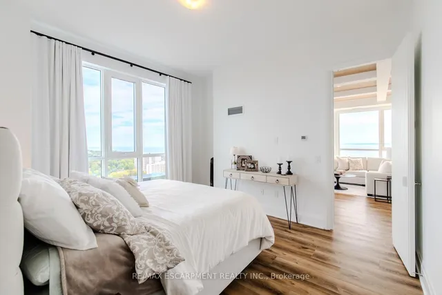 Additional image 24 of 2007 James St Unit 2102