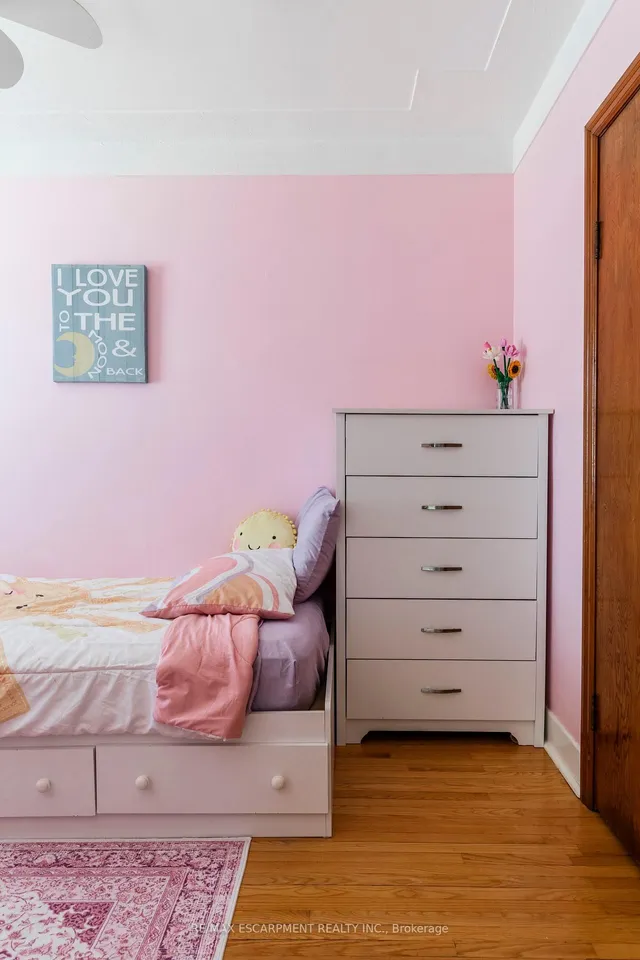 Additional image 18 of 118 Julian Ave