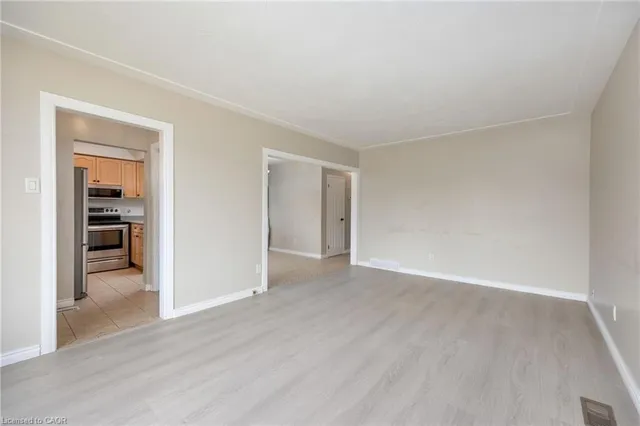 Additional image 33 of 60 Champlain Ave Unit Main Floor