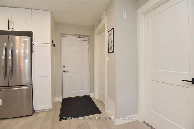 Additional image 5 of 2035 Appleby Line Unit 103