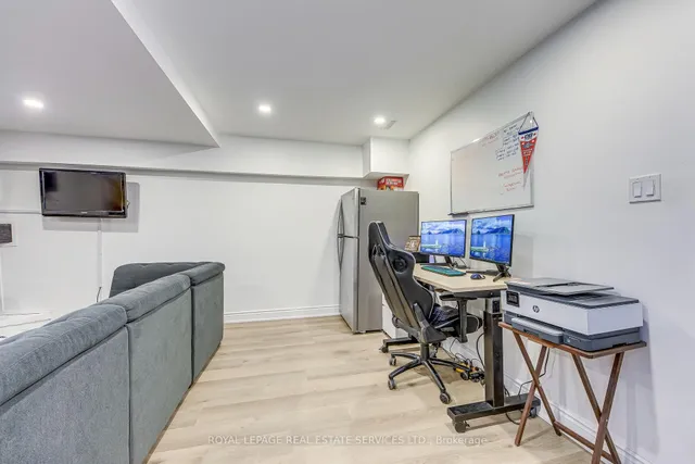 Additional image 36 of 1294 Guelph Line Unit 4