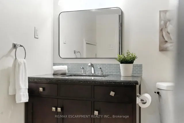 Additional image 31 of 289 East 25th St