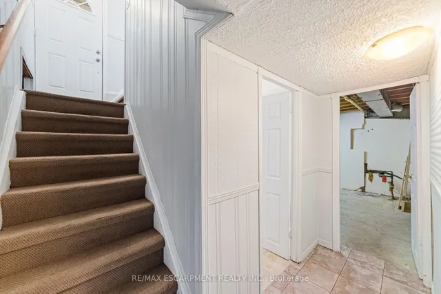 Additional image 20 of 111 BOSTON Cres