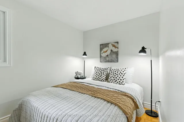 Additional image 13 of 1423 Thornton Rd