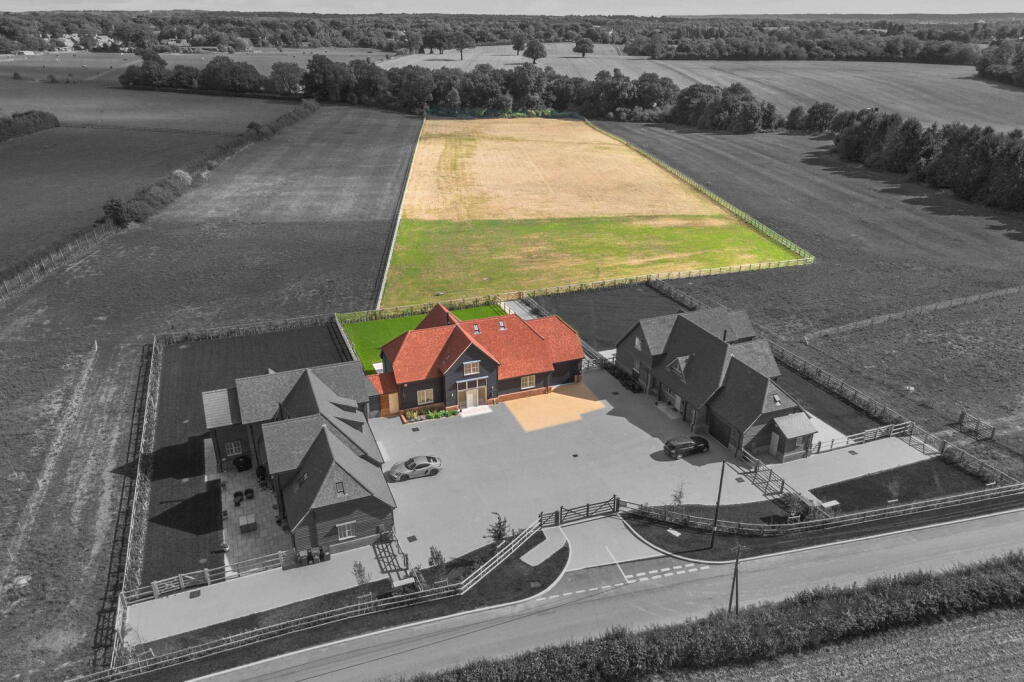 Additional image 3 of Stunning 4 bedroom country home with 4.52 acre paddock