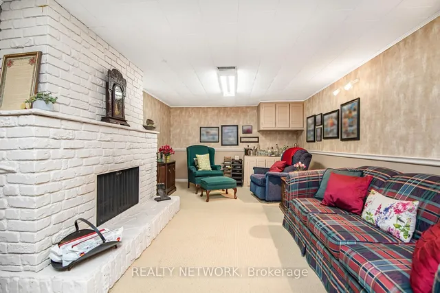 Additional image 30 of 23 Tyrone Dr