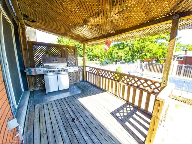 Additional image 18 of 164 Laurier Ave