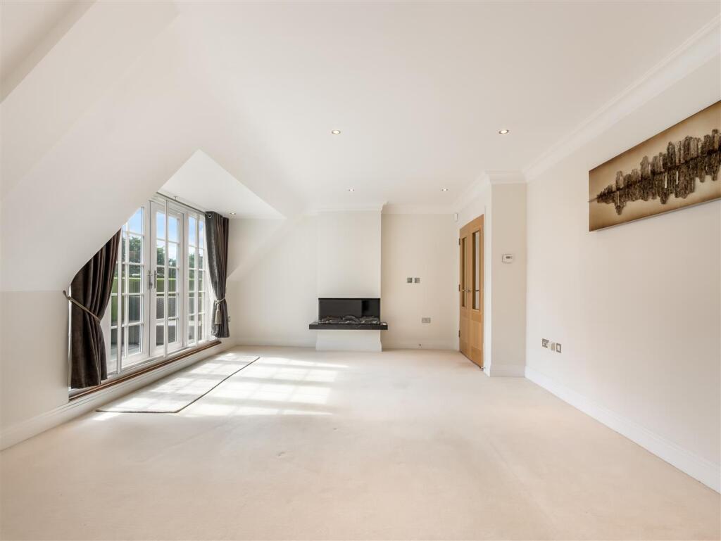 Additional image 21 of Georges Wood Road, Brookmans Park, Hatfield